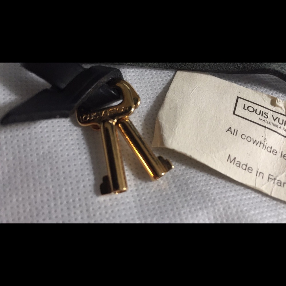 Luis Vuitton attaché - Picture 8 of 10
